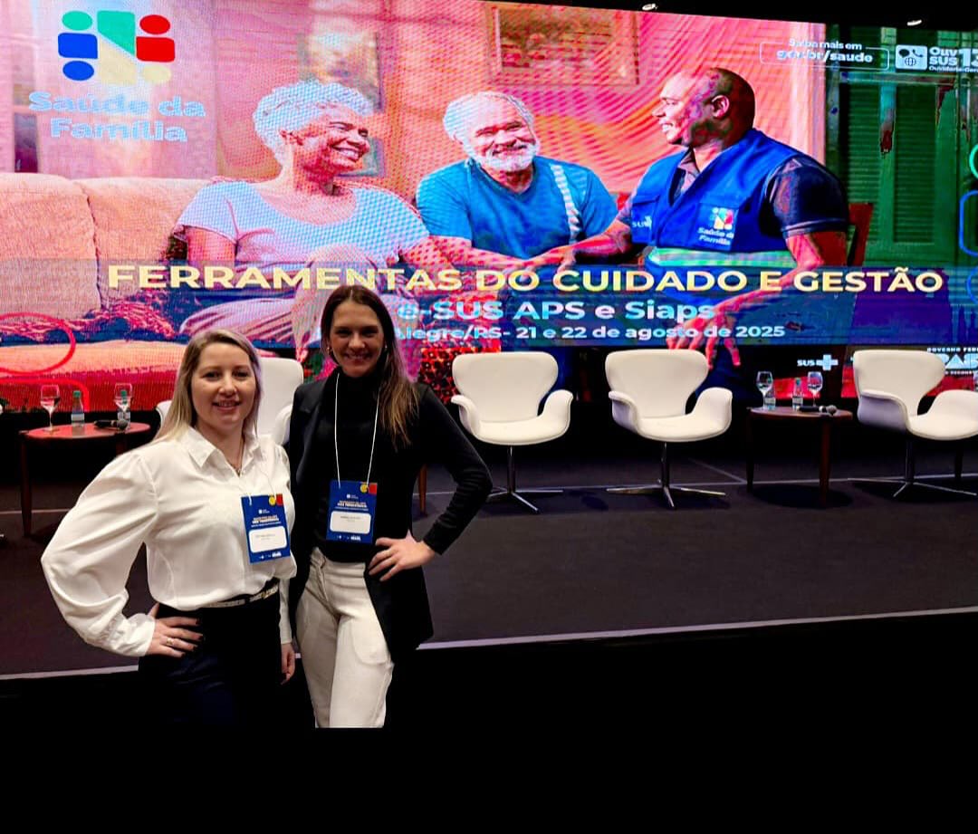 secretária da Saúde Cristiane Maçalai e a enfermeira Sabrina Eickhoff