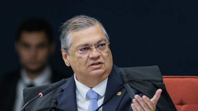 Dino manda TSE analisar possível uso de emendas em campanha eleitoral