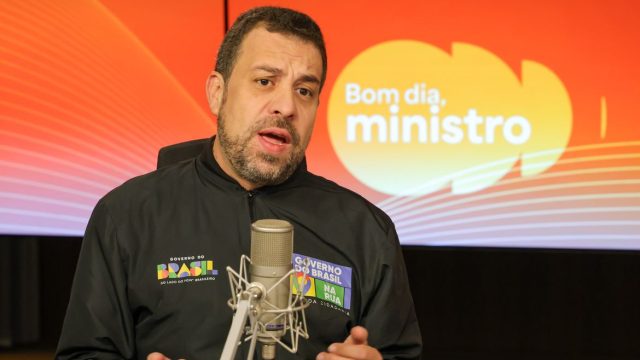Com juros altos, dívidas aumentam e exigem mais Desenrola, diz Boulos